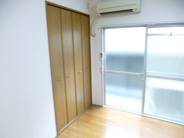 居室・リビング　明るいお部屋です