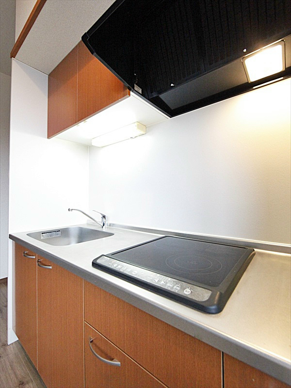 キッチン　システムキッチン（IH　2口コンロ）