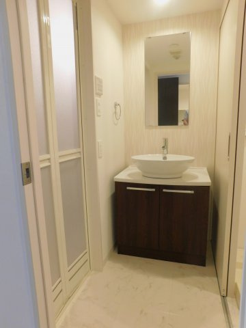 洗面設備　同シリーズ別物件の写真です