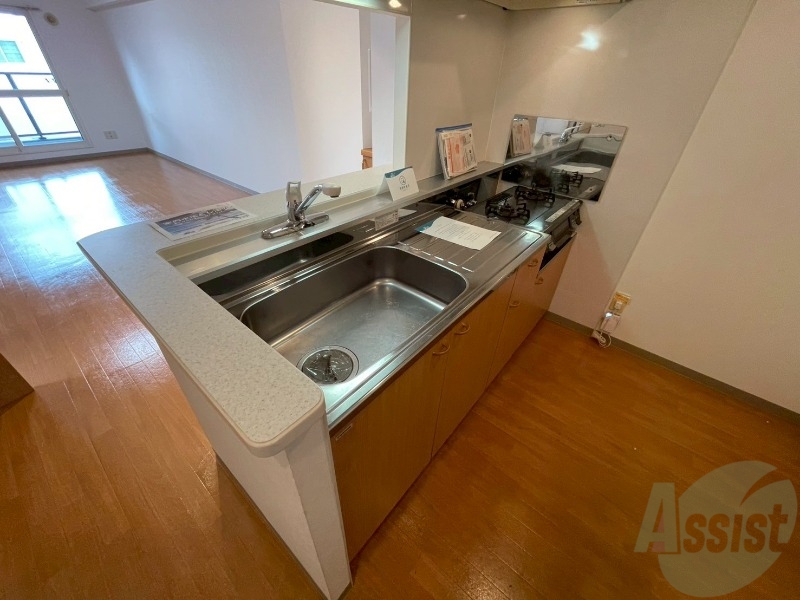 キッチン　キッチンはスペースも広々していて使いやすそうですよ！