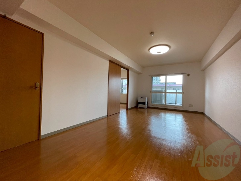 居室・リビング　広くてキレイなお部屋が広がっていて、充実した生活が送れそう。