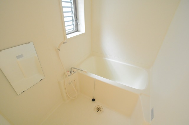 バス・シャワールーム　※別部屋参考写真です