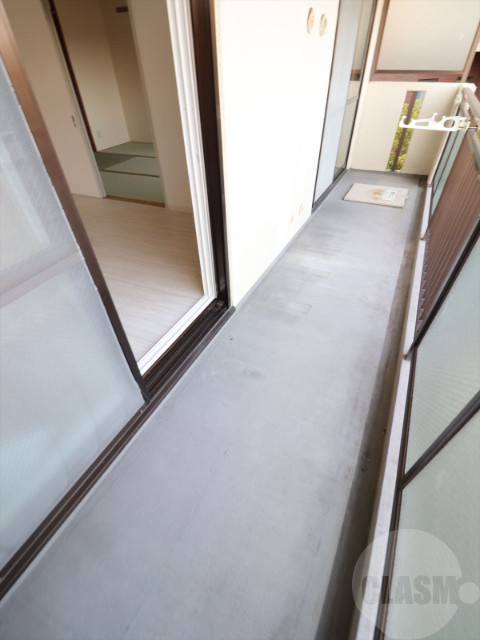 バルコニー　明るいバルコニー