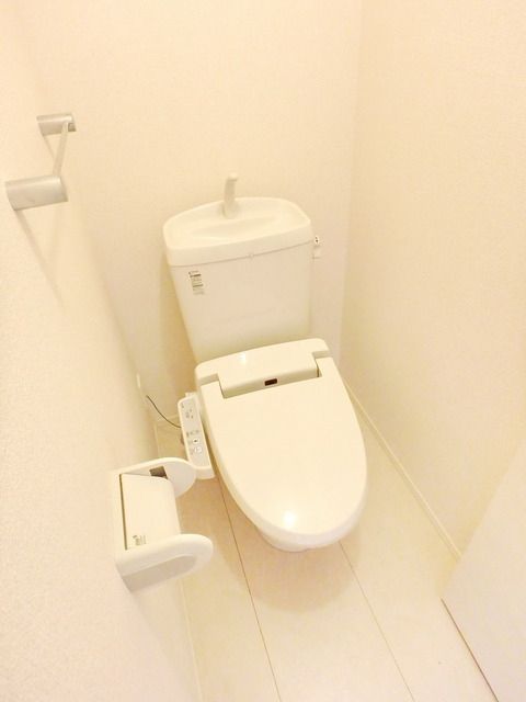 トイレ　★シャワートイレ★