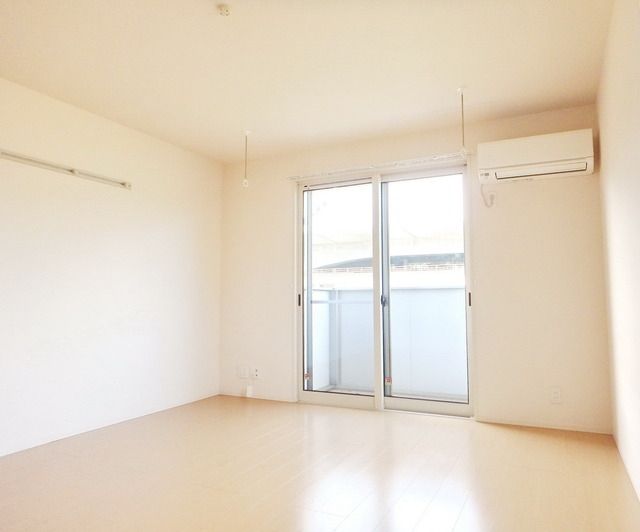 居室・リビング　★エアコン・ホスクリーン完備★