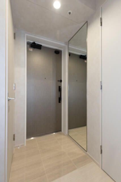 玄関　※別部屋参考写真