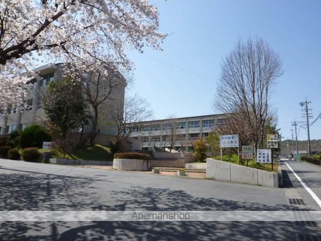 中学校　泉中学校（中学校）まで996m