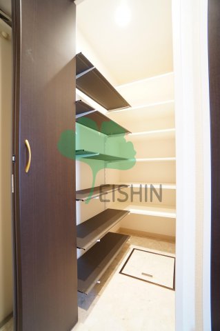 玄関　下駄箱もしっかりついてます！