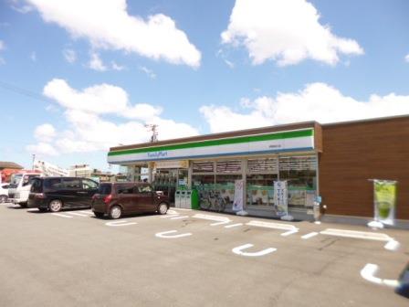 コンビニ　ファミリーマート伊勢神久店（コンビニ）まで800m