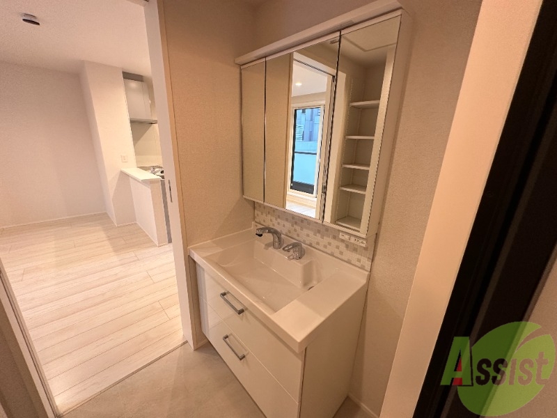 洗面設備　独立洗面台なので、朝の身支度もバッチリです。