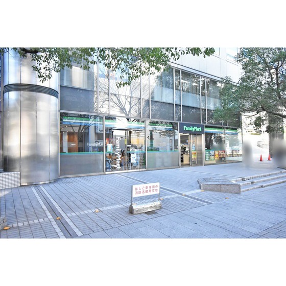 コンビニ　ファミリーマート名古屋広小路伏見店（コンビニ）まで400m