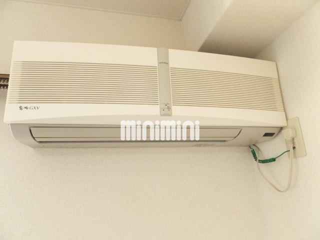 その他設備　備え付きのエアコンです。