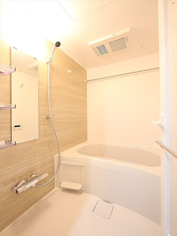 バス・シャワールーム　バスルーム