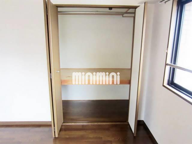 収納　仕切りもついて、便利なクローゼットです。