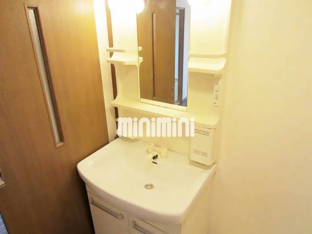 洗面設備　うれしいシャンプードレッサーです。