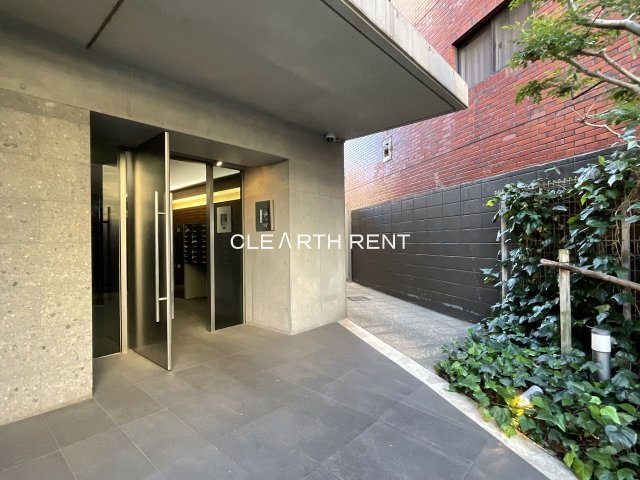 エントランス　ゆとりのあるエントランスです