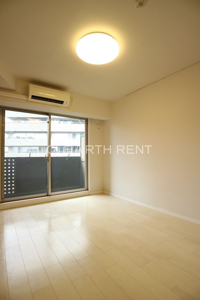 居室・リビング　同タイプ別住戸写真となります。現況と異なる場合がございます。