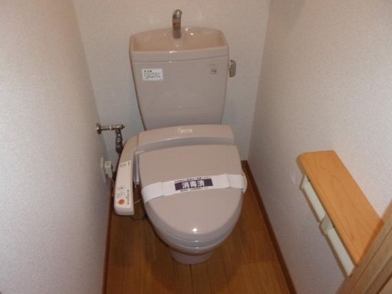 トイレ　■温水洗浄便座■ウォールキャビネット収納付き♪