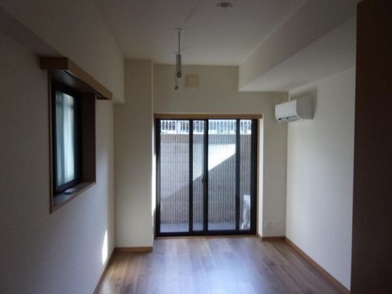 居室・リビング　■エアコン■24時間換気システム