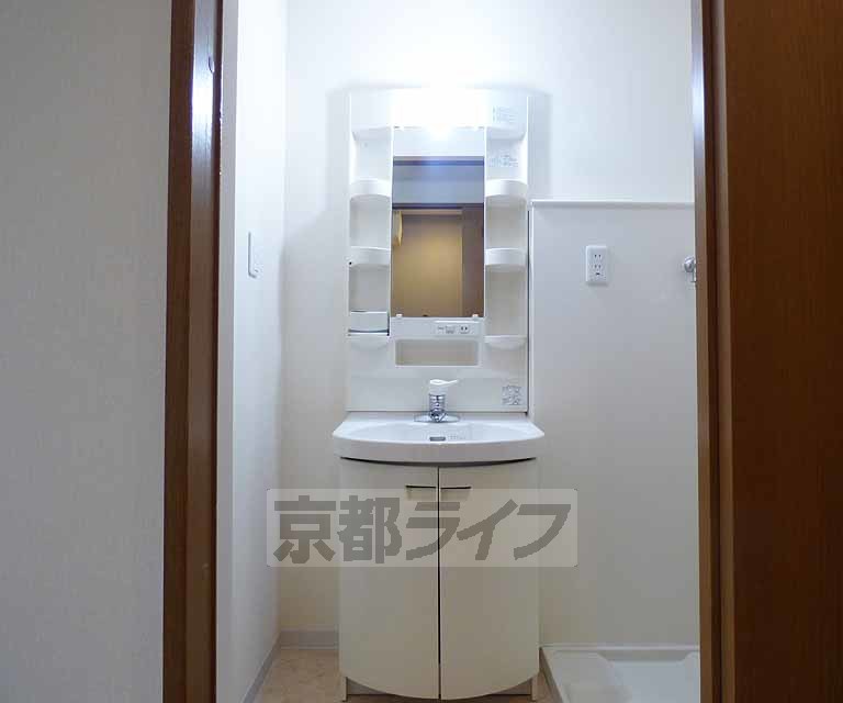 洗面設備　独立洗面台です。
