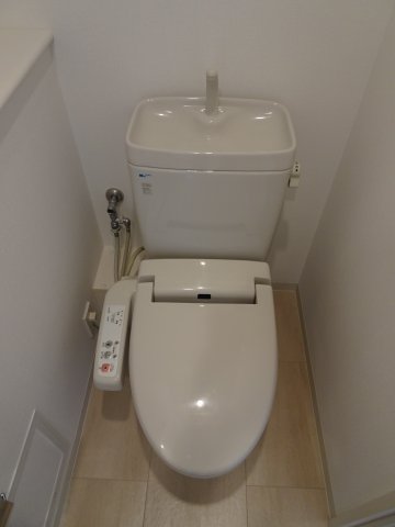 トイレ　シティタワー横濱