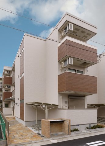 建物外観　安心のオートロック付きです♪