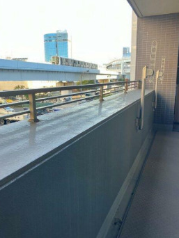 バルコニー　陽当たり良好なバルコニーです
