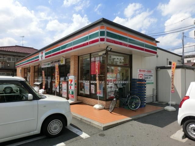 コンビニ　セブンイレブン（コンビニ）まで400m