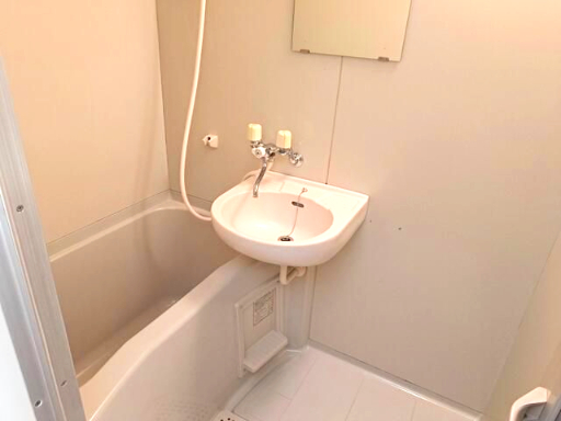 バス・シャワールーム　※別部屋参考写真