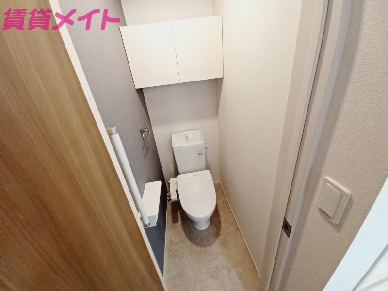 トイレ　同型参考写真