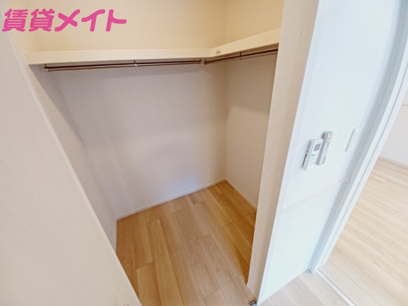 収納　同型参考写真