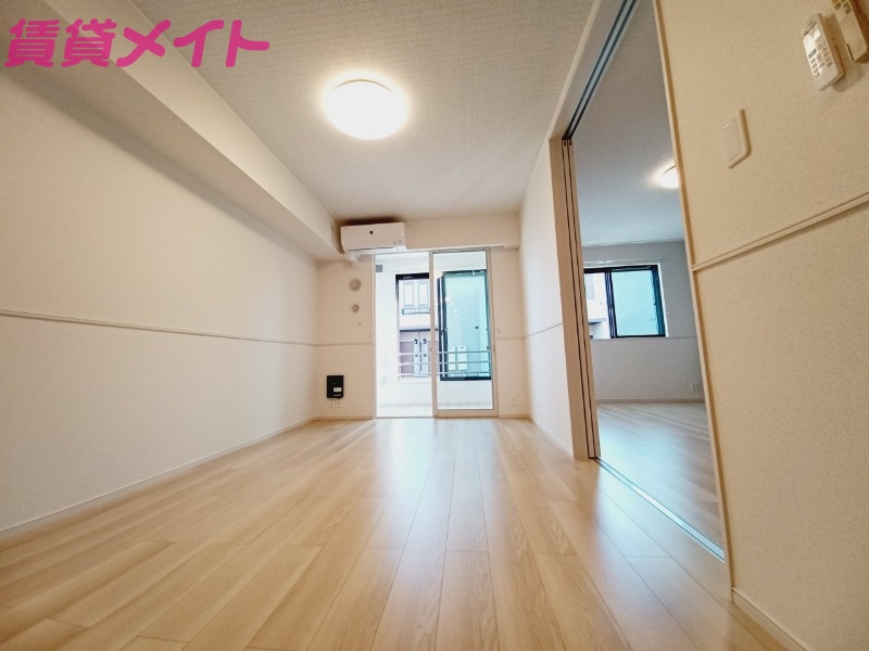 居室・リビング　同型参考写真