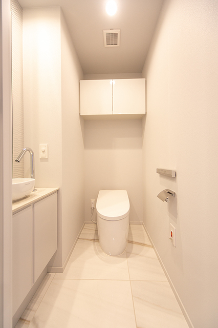 トイレ　※写真は同タイプ住戸です。