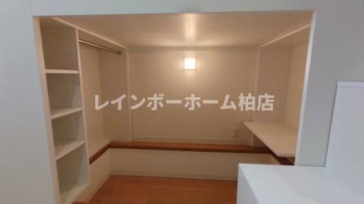 収納　別部屋。参考写真。