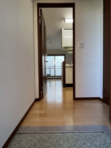 居室・リビング　☆玄関☆※参考写真