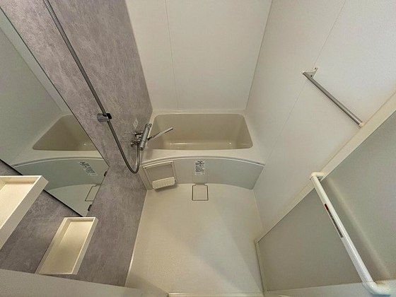 バス・シャワールーム　※別部屋の写真です