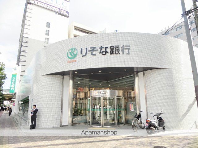 銀行　りそな銀行新大阪駅前支店（銀行）まで800m