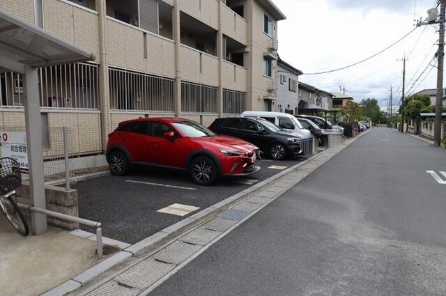 駐車場　駐車場