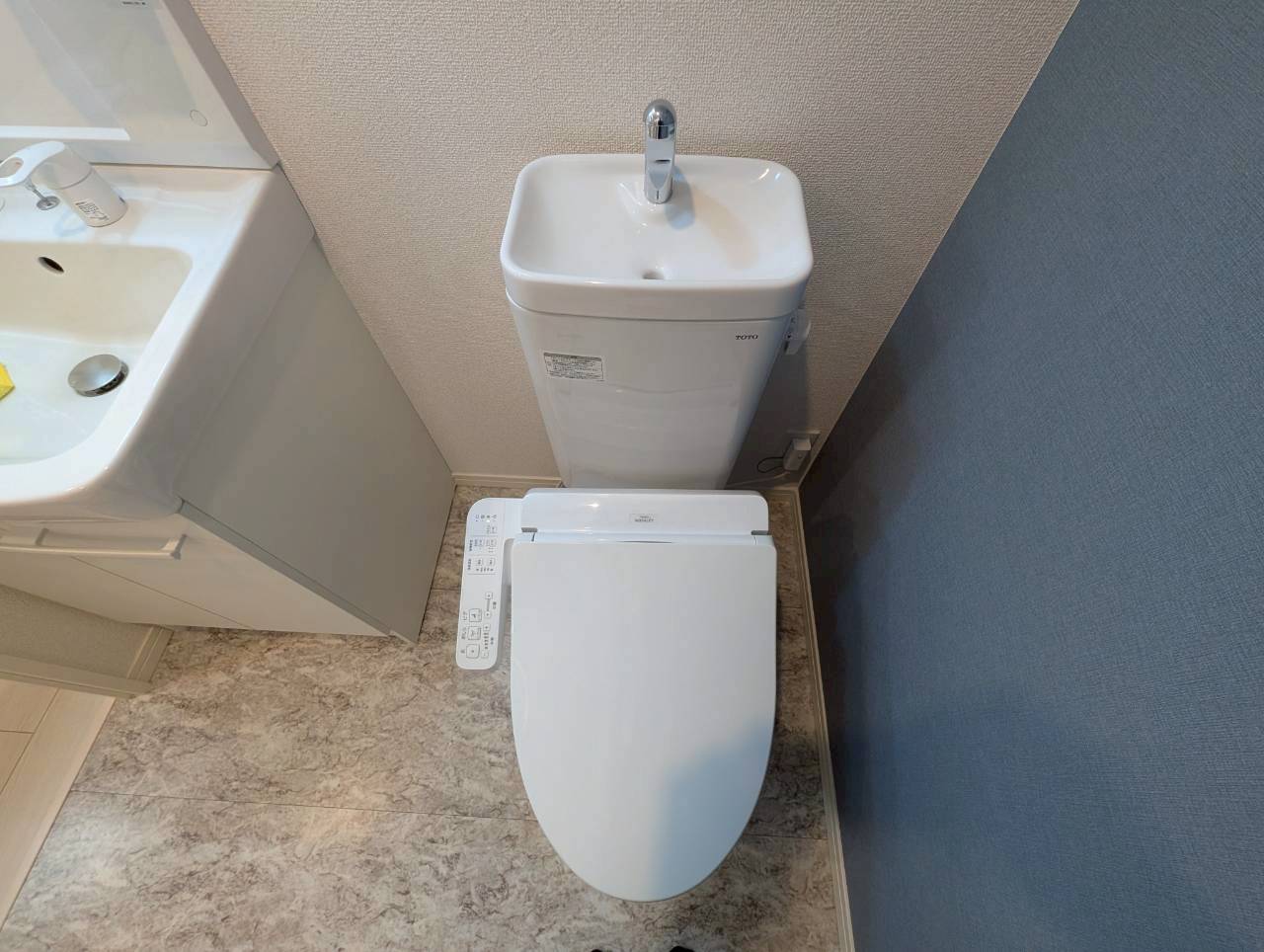 トイレ　別部屋写真
