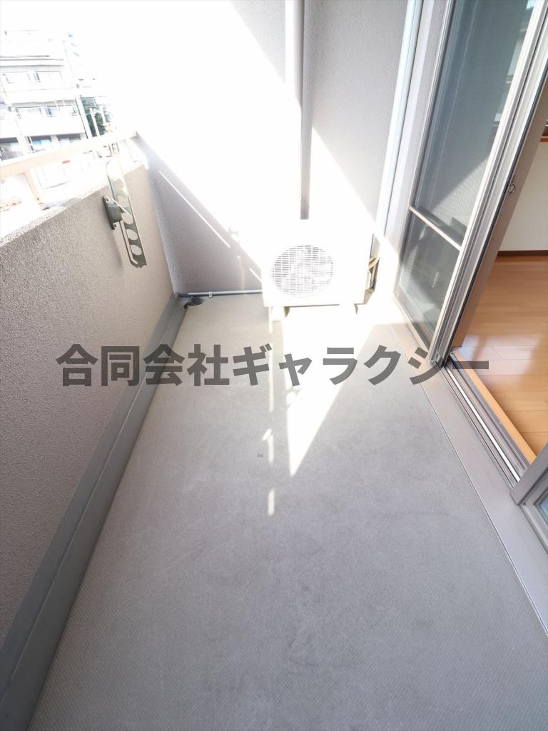 バルコニー　明るいバルコニー