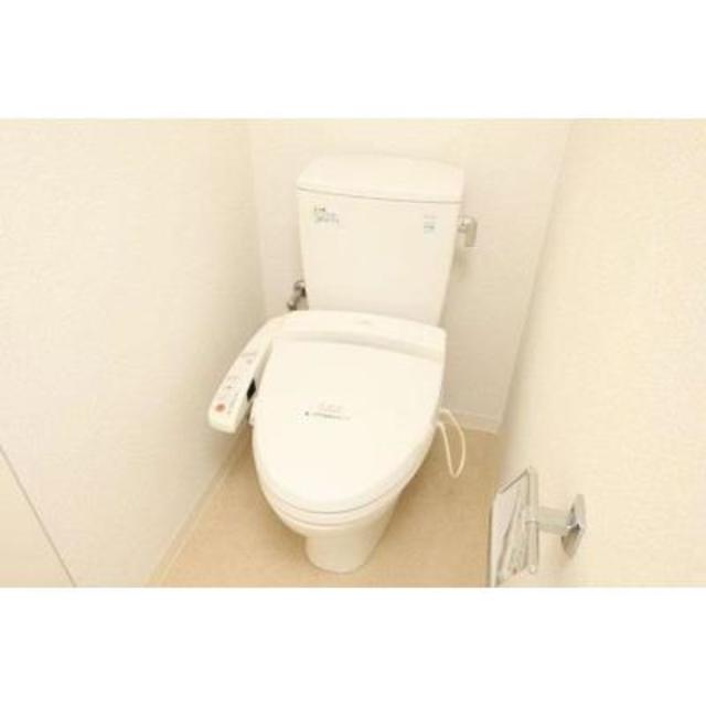 トイレ　※写真は同タイプ住戸です。