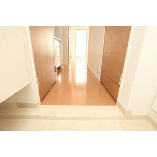 玄関　※写真は同タイプ住戸です。