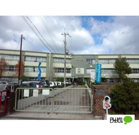 小学校　和歌山市立野崎西小学校（小学校）まで867m