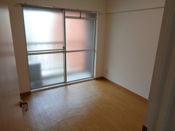 バルコニー　※写真は同じマンションの違う部屋のものになります。
