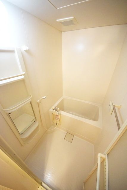 バス・シャワールーム　同物件別部屋写真
