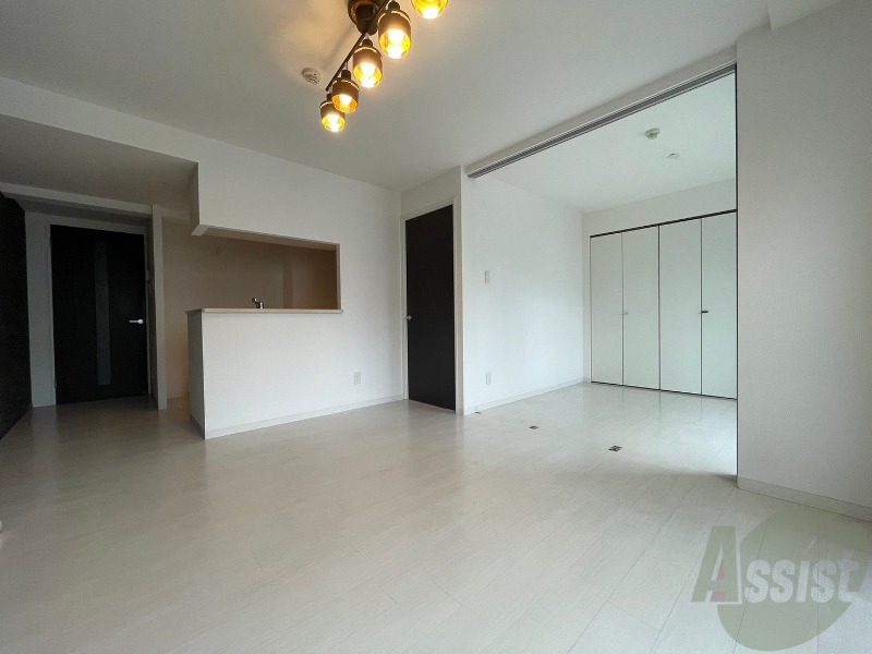 居室・リビング　広くてキレイなお部屋が広がっていて、充実した生活が送れそう。