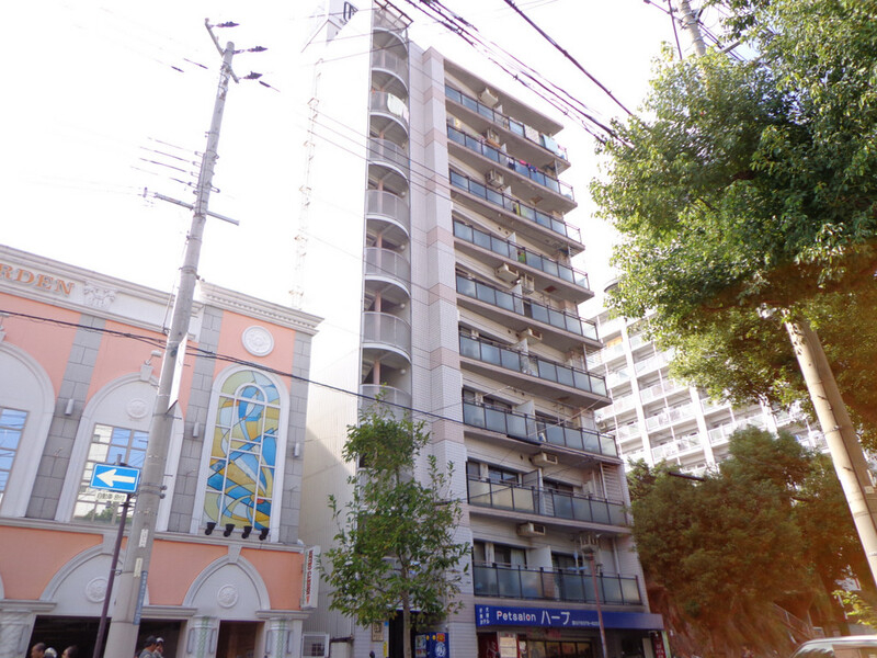 建物外観　シャープなフォルムのマンションです！