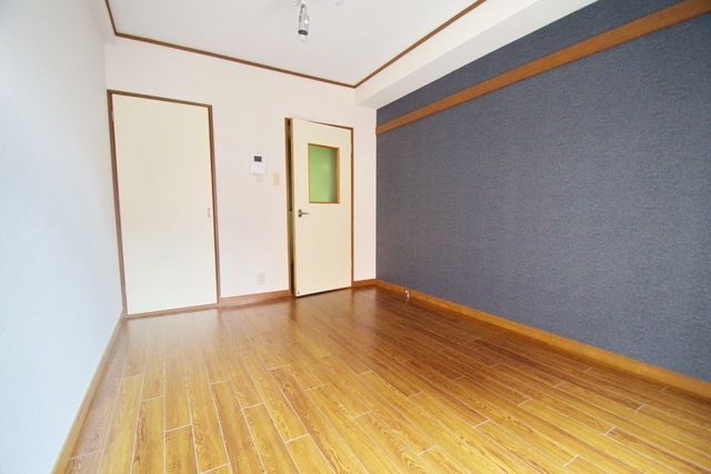 サニーサイドビルの居間写真
