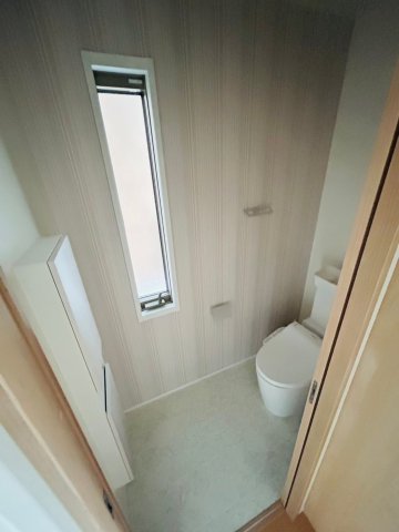 トイレ　退去前のため同形の別部屋の写真です