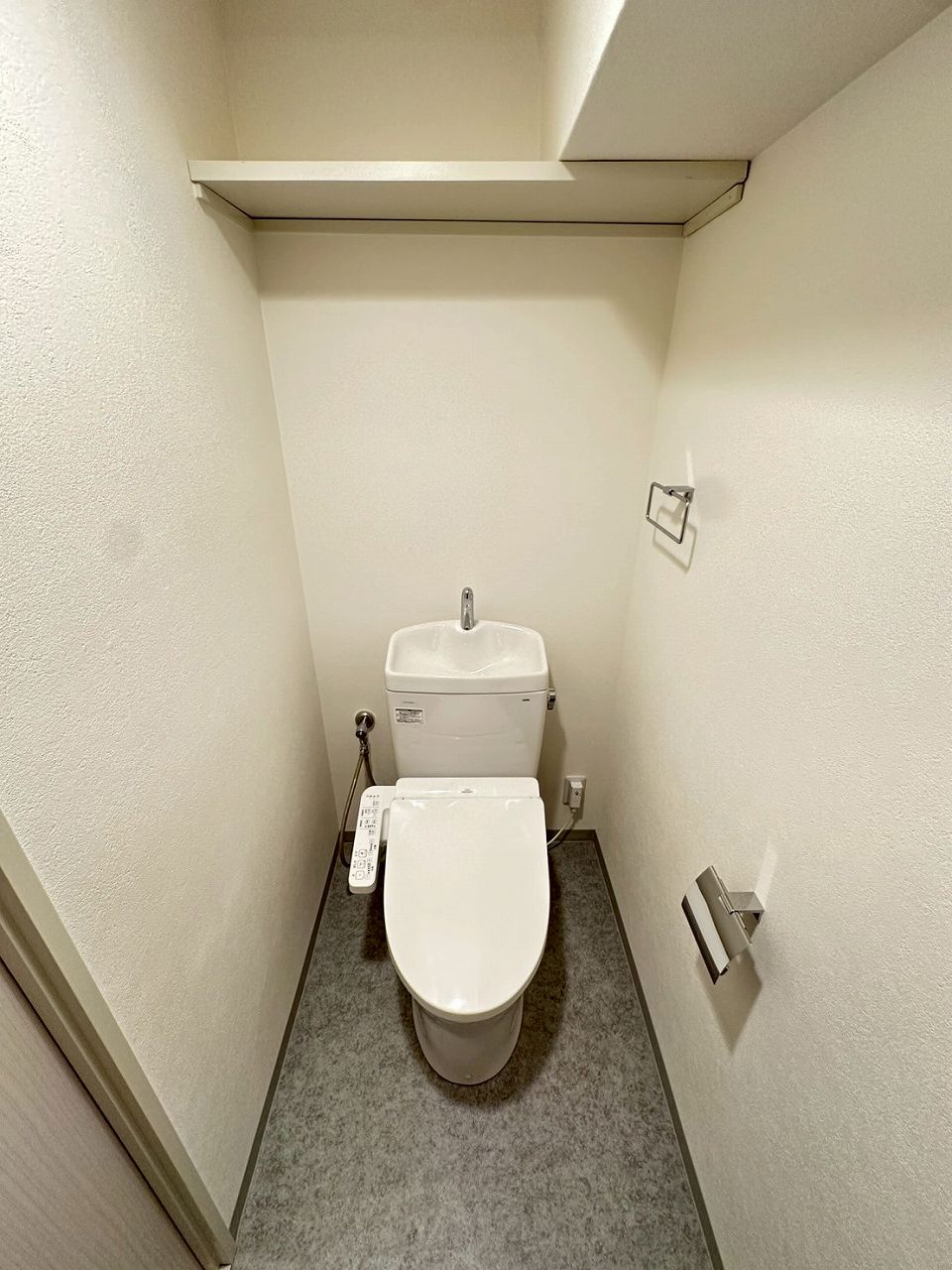 トイレ　※同物件、別部屋の写真です。